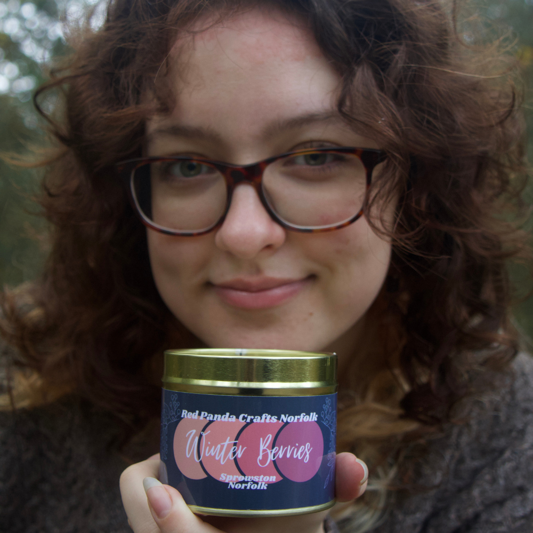 Winter Berries - Big Gold Candle Tin - Christmas Special Edition