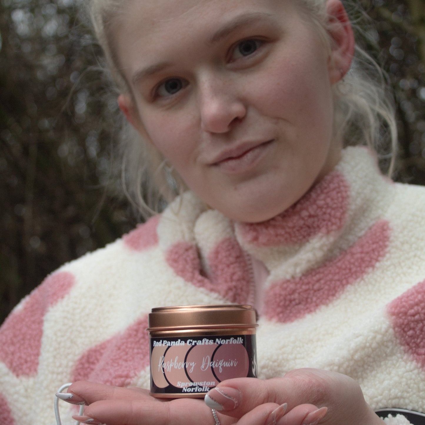 Raspberry Daiquiri Hand-poured & luxury Soy Candle Tin