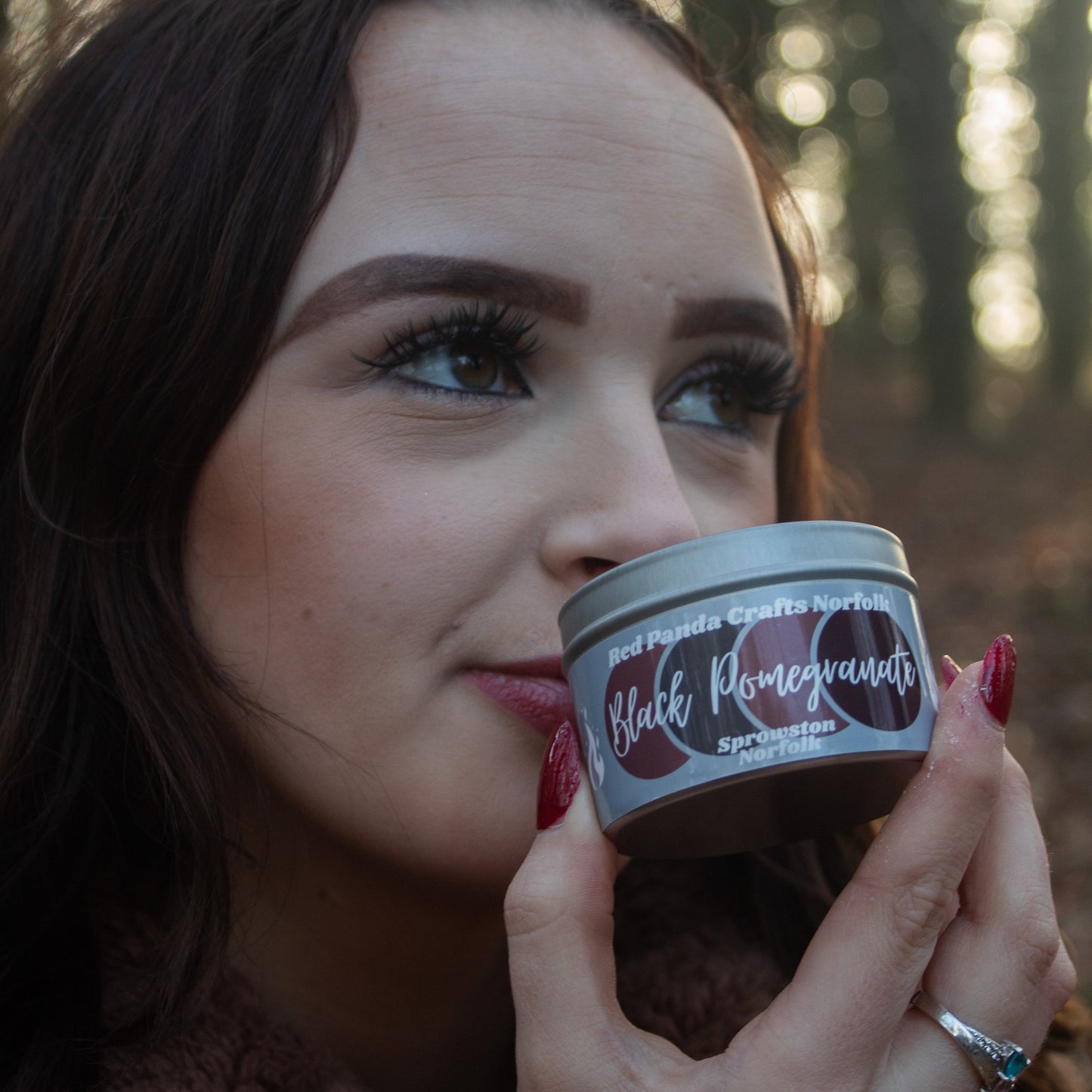 Black Pomegranate | Hand-poured and luxury Soy Candle Tin